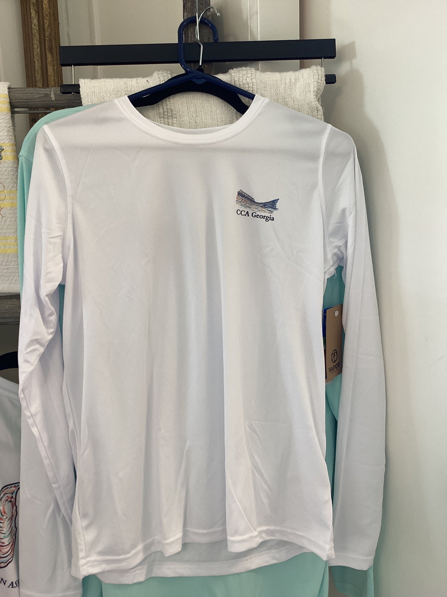 Women’s redfish shirt white