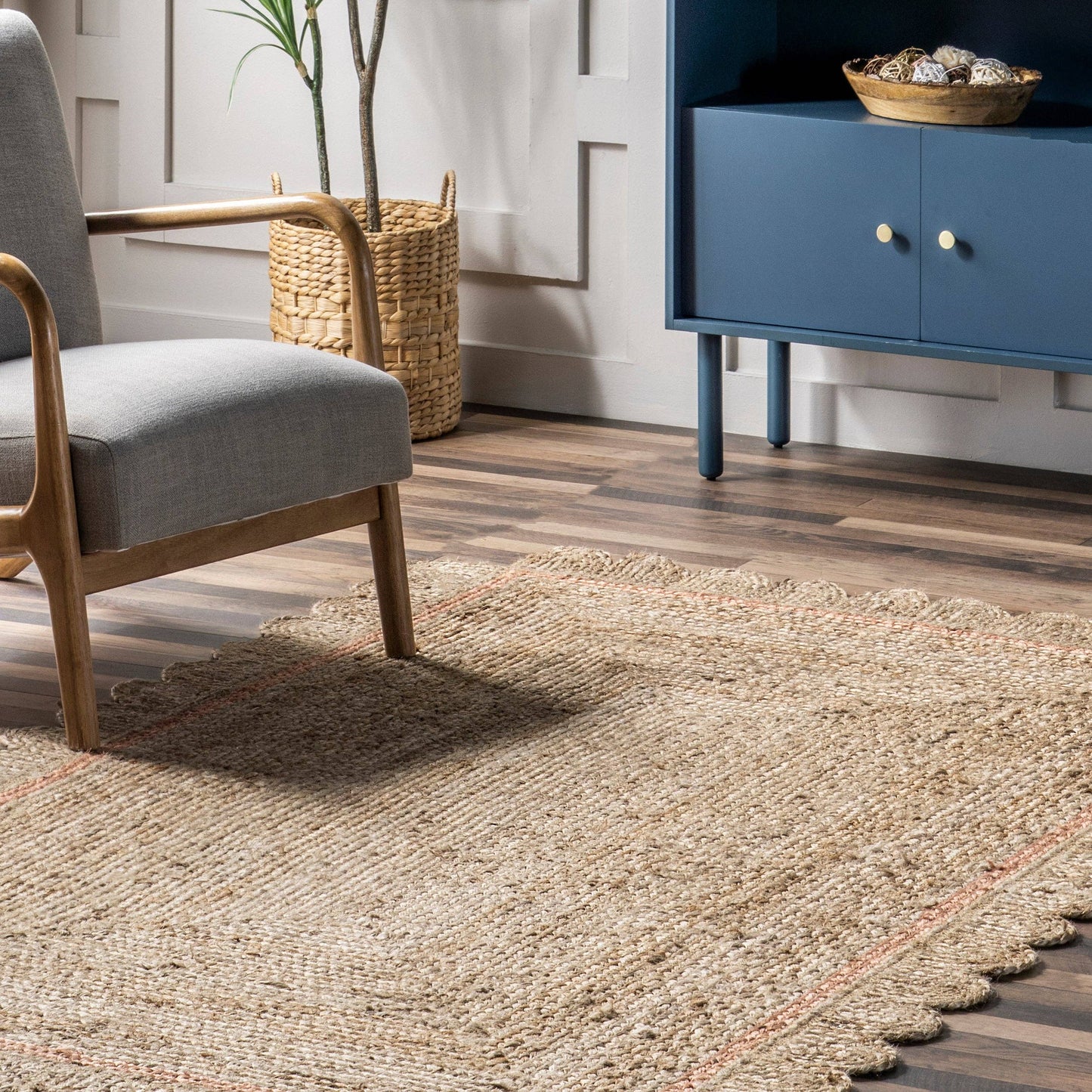Tera Petals Braided Jute Area Rug