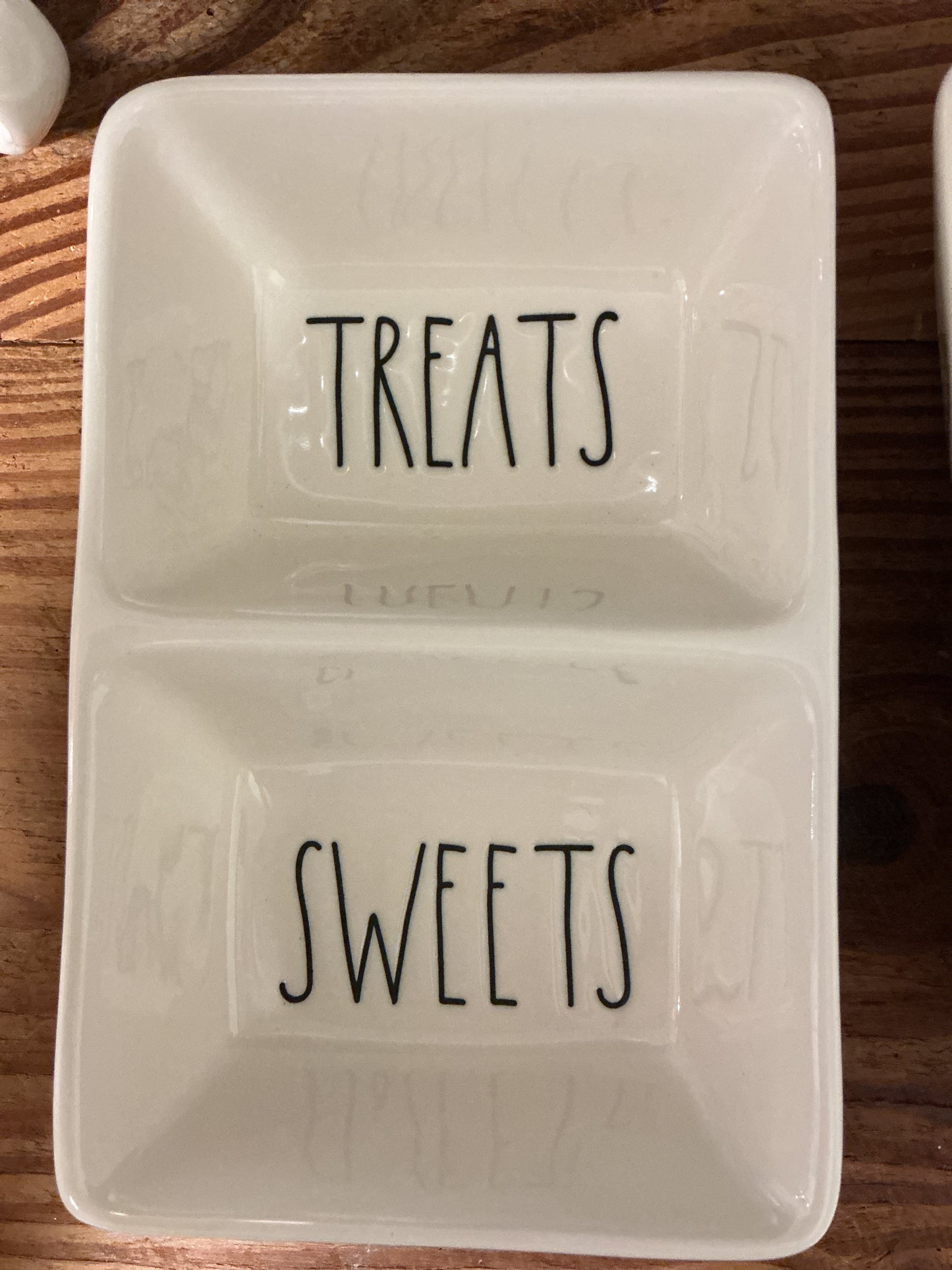 Rae Dunn: divided dish