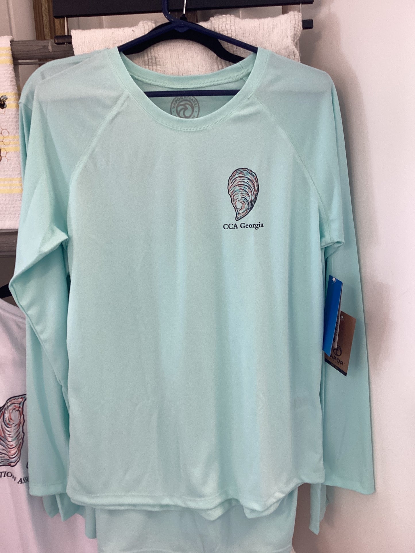 Women’s oyster shirt green