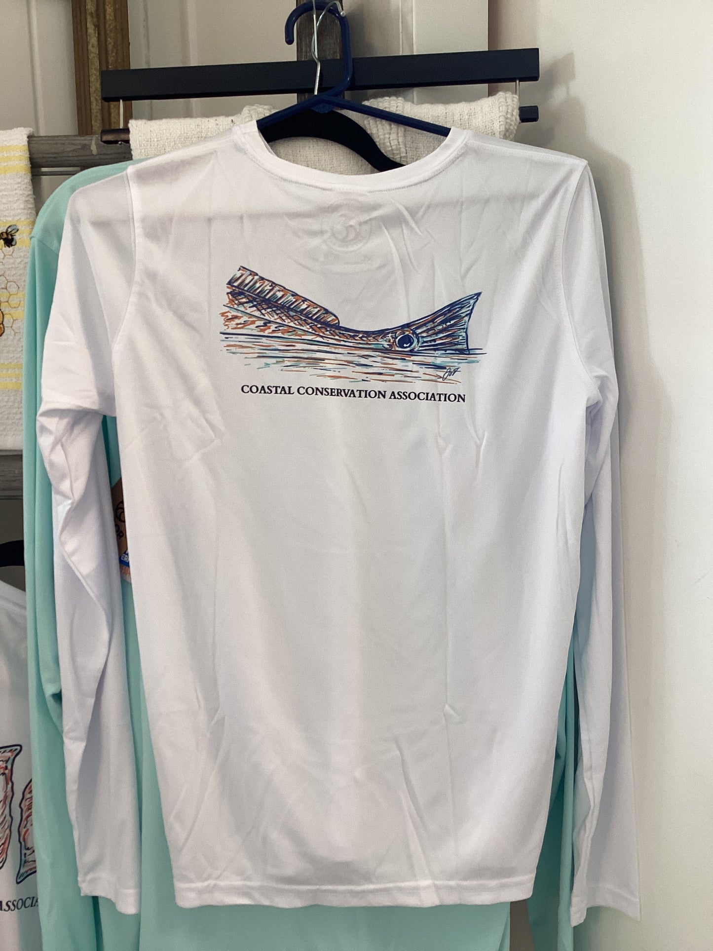 Women’s redfish shirt white
