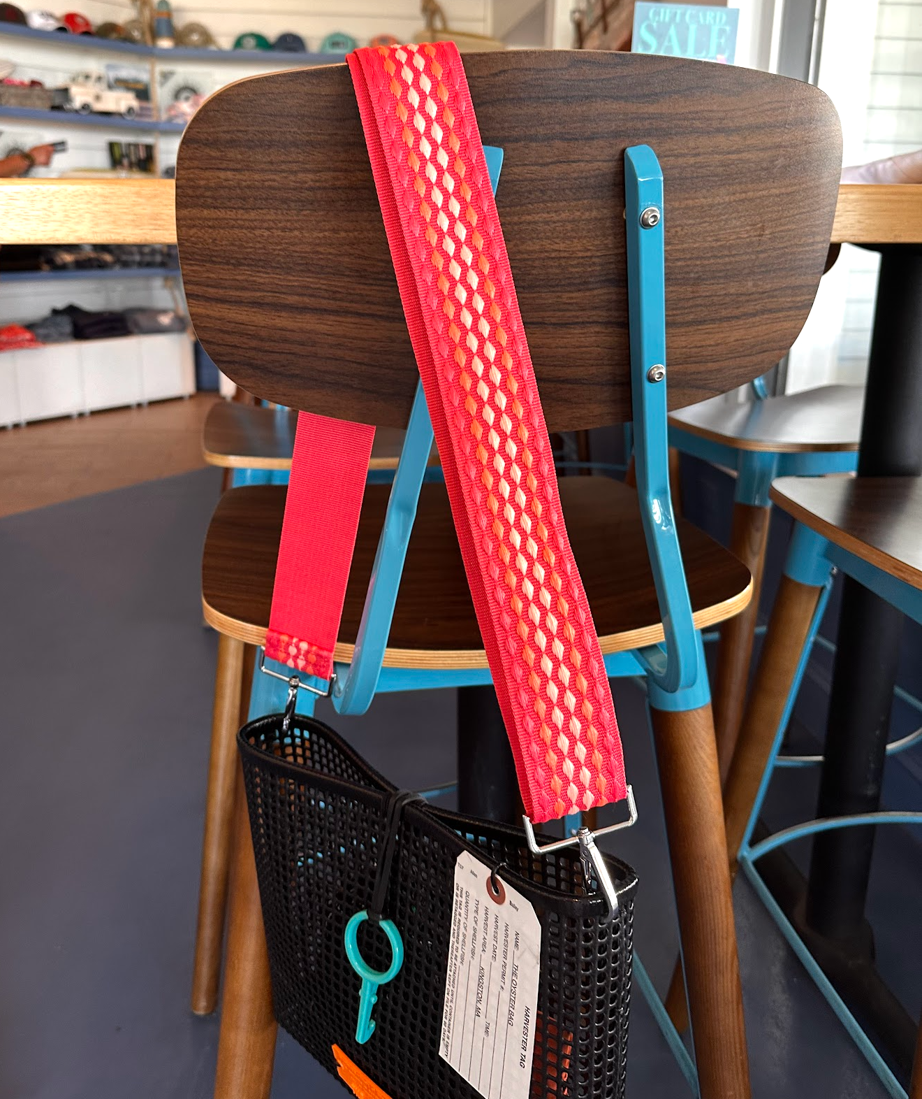 THE CROSSBODY wholesale - multi pink