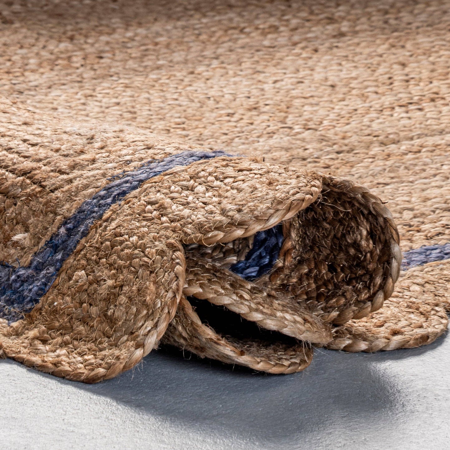 Tera Petals Braided Jute Area Rug