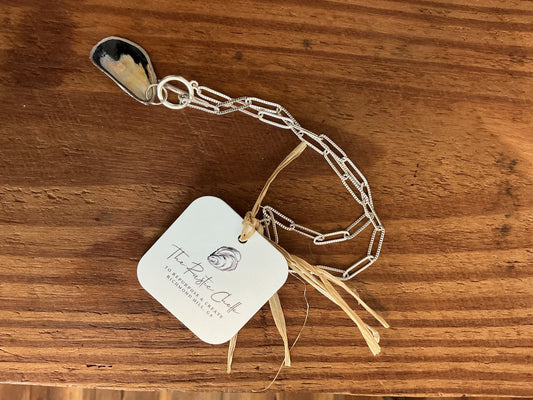 Silver paperclip necklace mussel