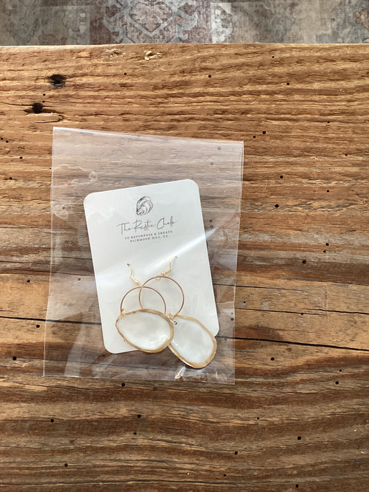 Oyster dangle earrings