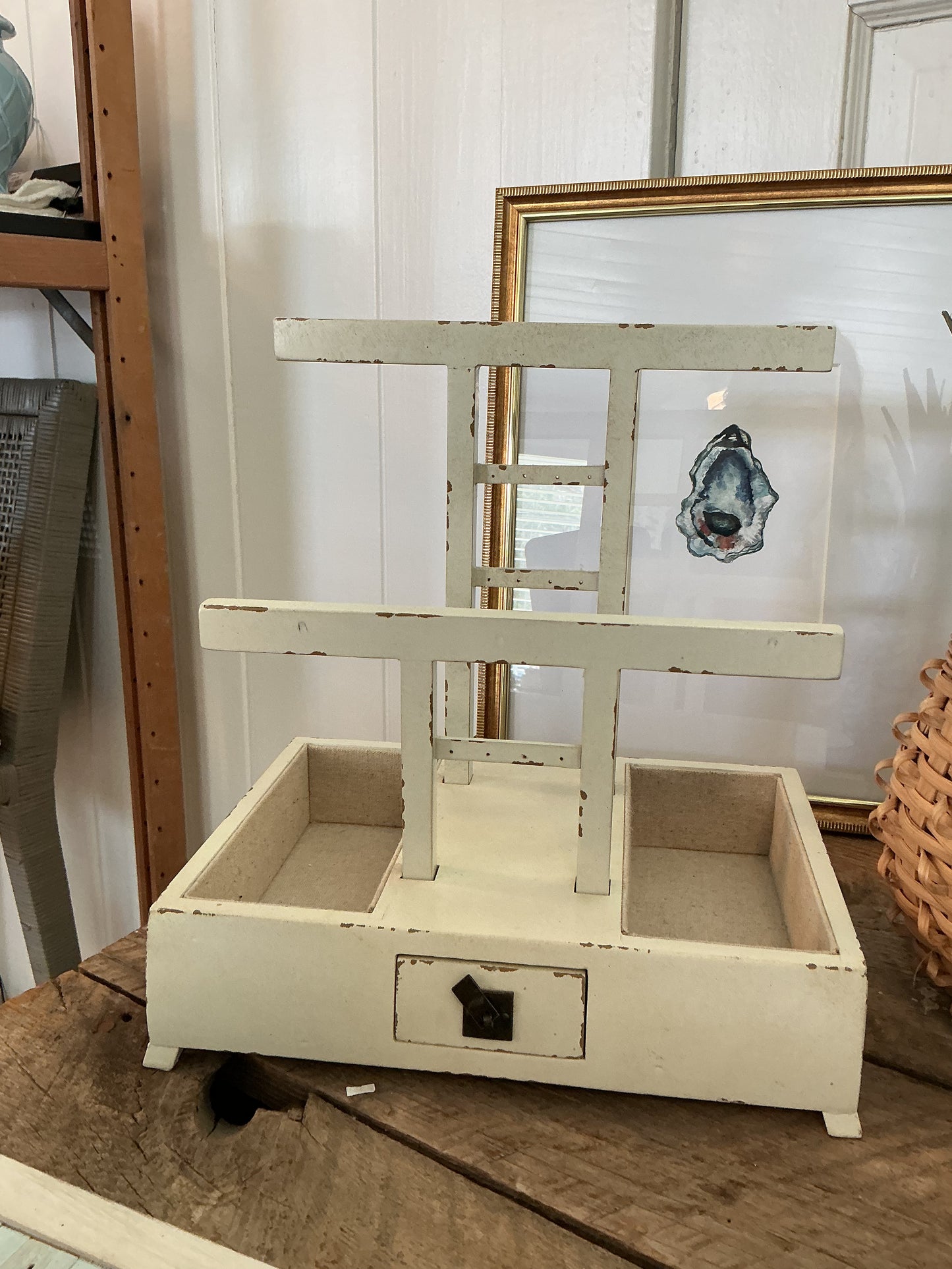 Vintage jewelry holder