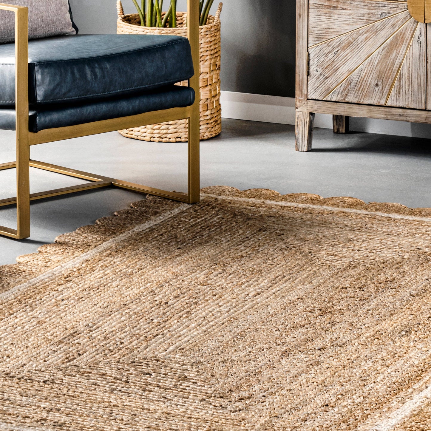 Tera Petals Braided Jute Area Rug