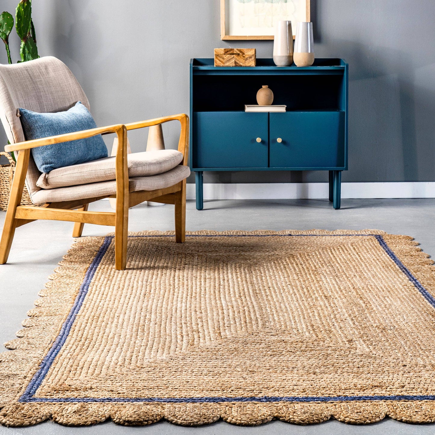 Tera Petals Braided Jute Area Rug