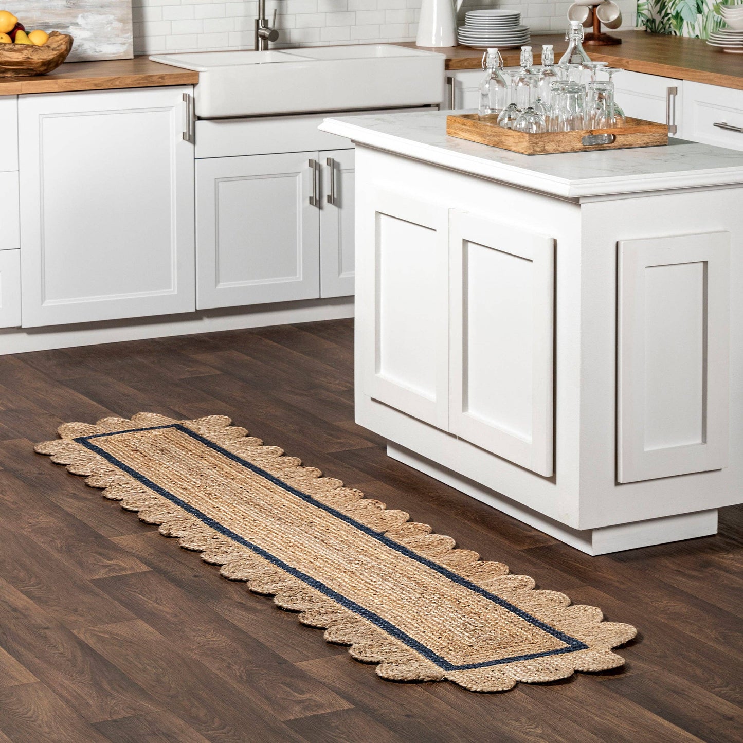 Tera Petals Braided Jute Area Rug